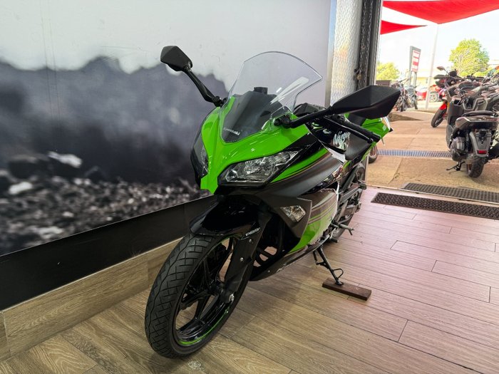 2016 Kawasaki NINJA 300 ABS GREEN