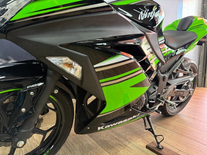 2016 Kawasaki NINJA 300 ABS GREEN