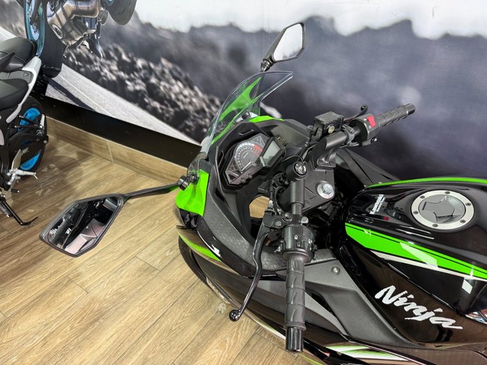 2016 Kawasaki NINJA 300 ABS GREEN