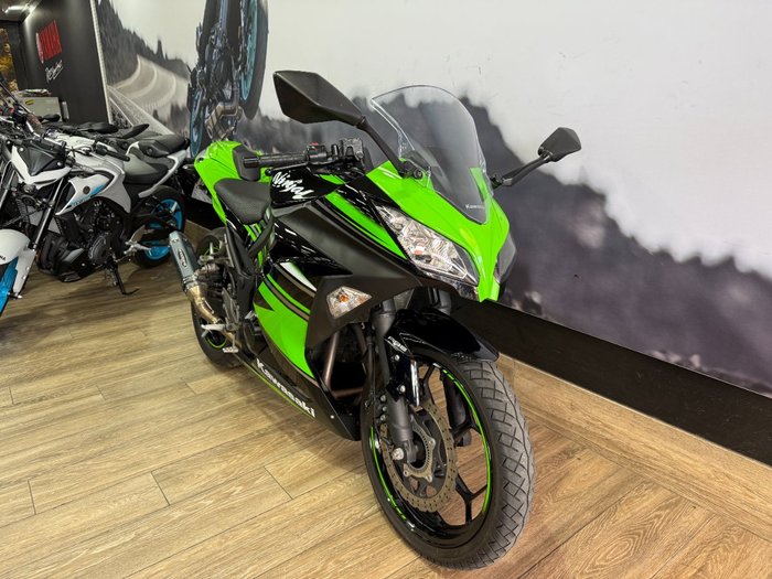 2016 Kawasaki NINJA 300 ABS