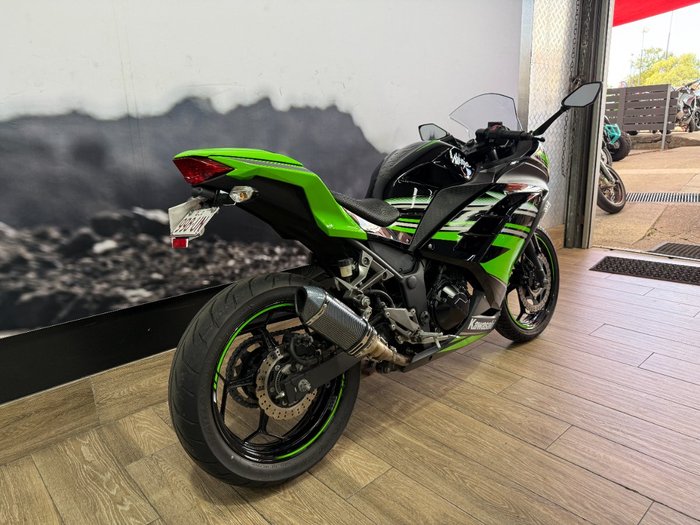2016 Kawasaki NINJA 300 ABS GREEN