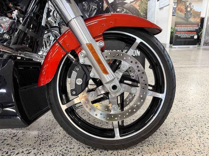 2024 Harley-Davidson Street Glide 117 (FLHX)