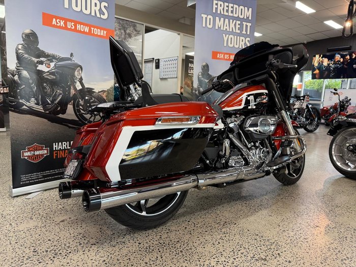 2024 Harley-Davidson Street Glide 117 (FLHX)