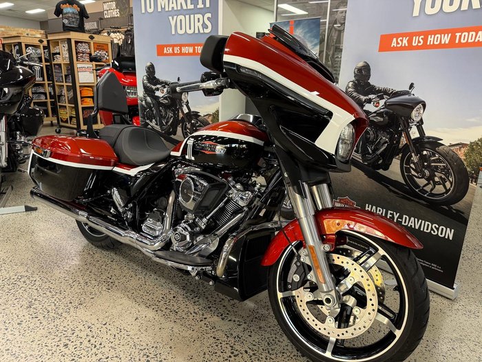 2024 Harley-Davidson Street Glide 117 (FLHX)