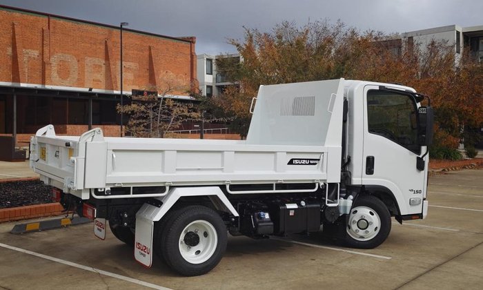 2026 Isuzu N Series NLR 45-150 MT D25 Tipper