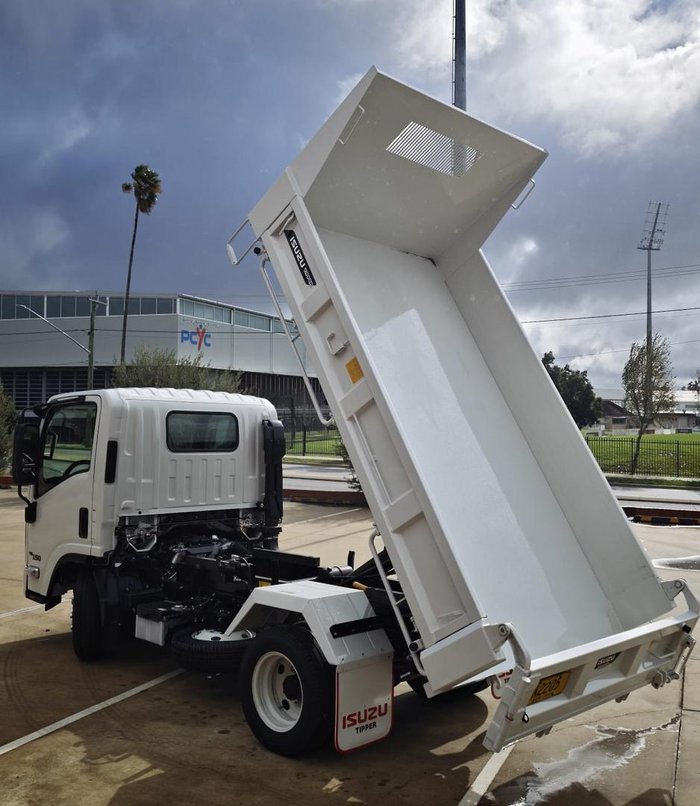 2026 Isuzu N Series NLR 45-150 MT D25 Tipper