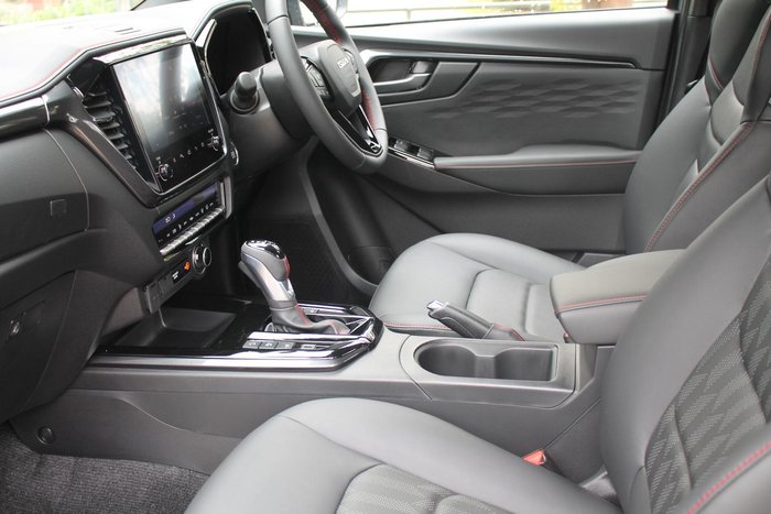 2025 Isuzu D-MAX X-TERRAIN