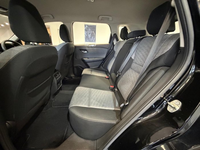 2022 Nissan X-TRAIL ST