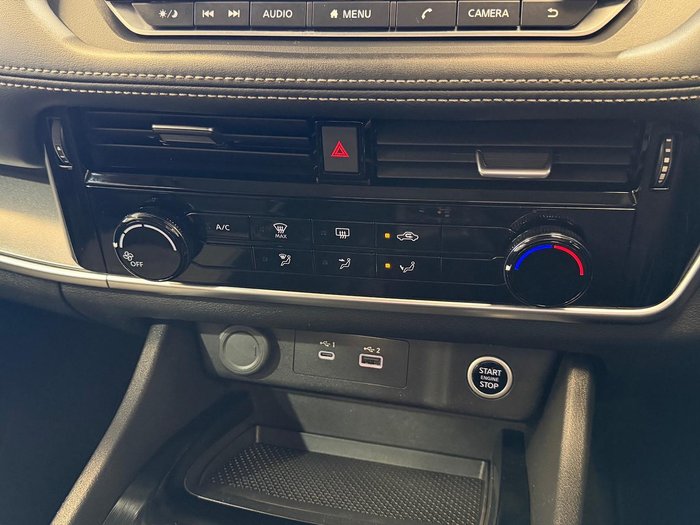 2022 Nissan X-TRAIL ST