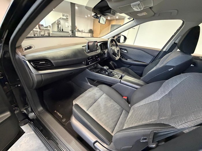 2022 Nissan X-TRAIL ST