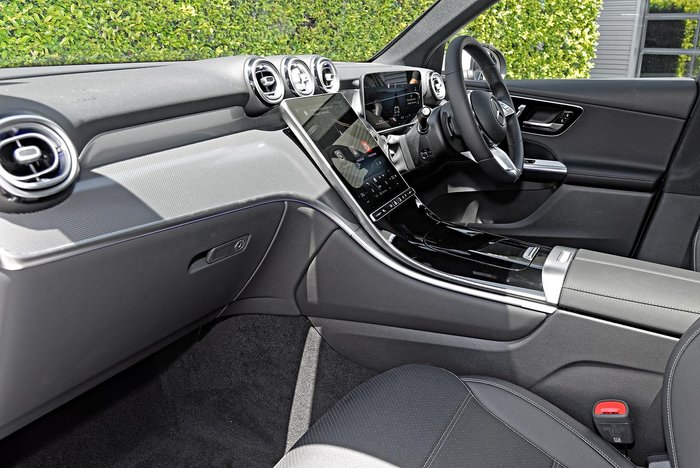 2025 Mercedes-Benz GLC-Class GLC200