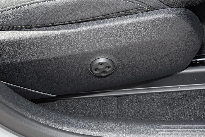 2025 Mercedes-Benz GLC-Class GLC200