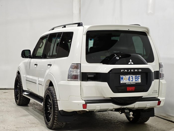 2017 Mitsubishi Pajero Exceed