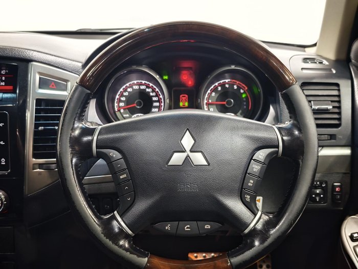 2017 Mitsubishi Pajero Exceed