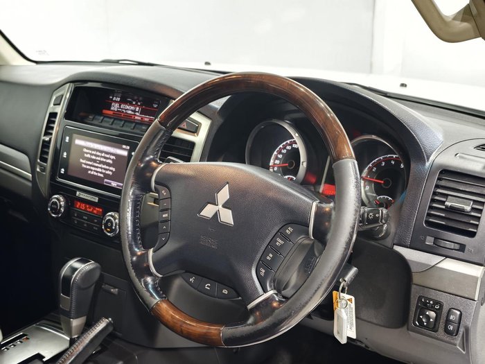 2017 Mitsubishi Pajero Exceed