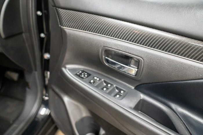 2019 Mitsubishi Outlander Black Edition