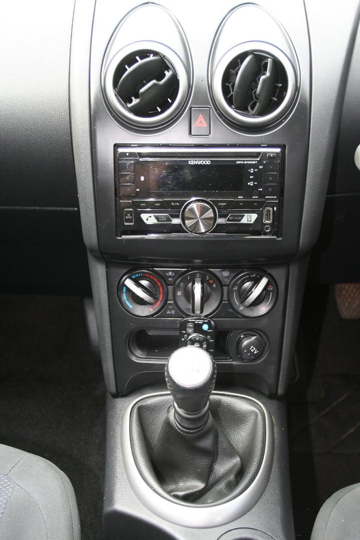 2012 Nissan Dualis ST