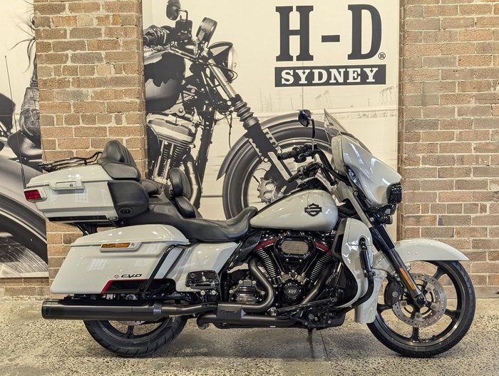 2021 Harley-Davidson CVO Limited 117 (FLHTKSE)