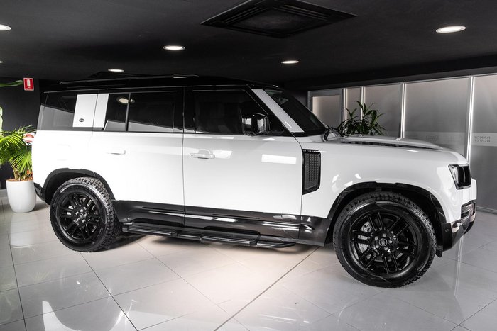 2024 Land Rover Defender 110 D300 X-Dynamic SE