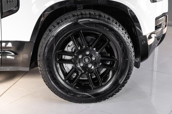 2024 Land Rover Defender 110 D300 X-Dynamic SE