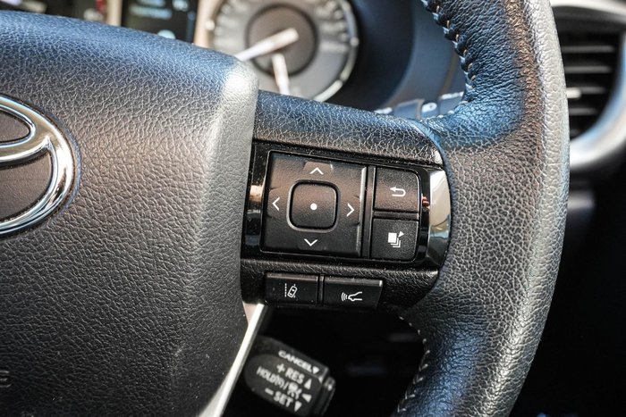 2022 Toyota Hilux SR5
