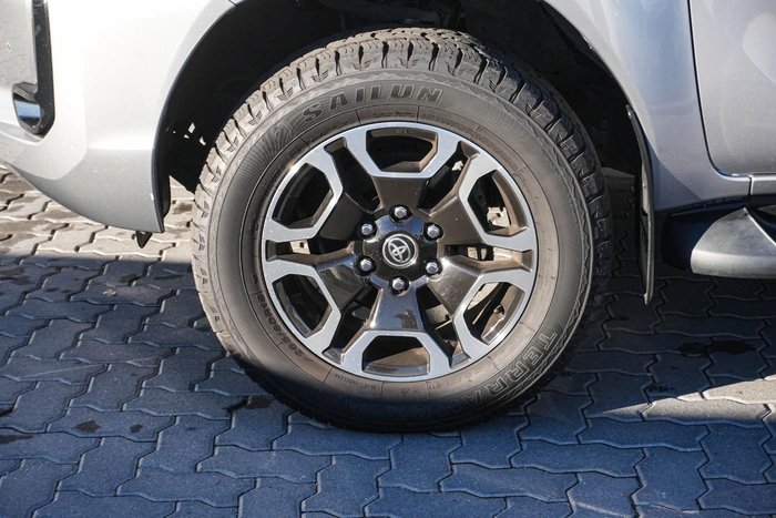 2022 Toyota Hilux SR5