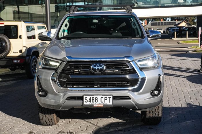 2022 Toyota Hilux SR5