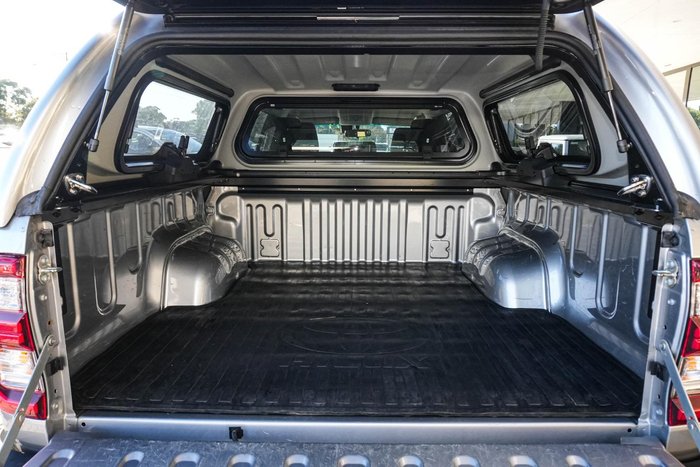 2022 Toyota Hilux SR5