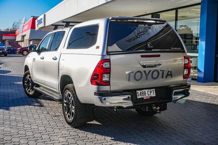2022 Toyota Hilux SR5