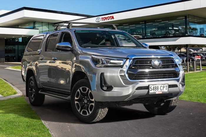2022 Toyota Hilux SR5