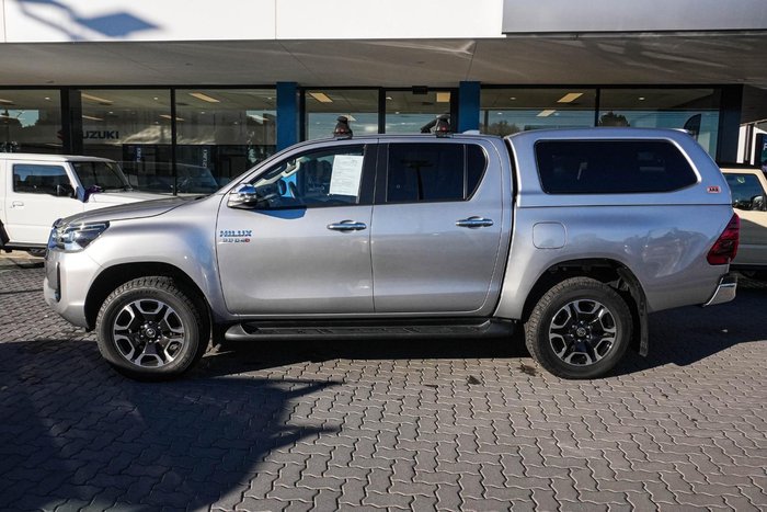 2022 Toyota Hilux SR5