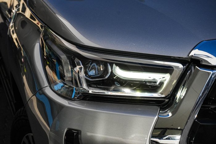 2022 Toyota Hilux SR5