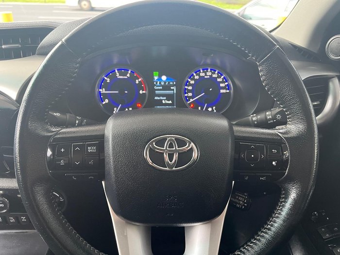 2020 Toyota Hilux SR5