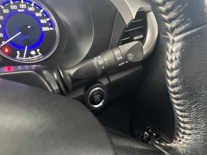 2020 Toyota Hilux SR5