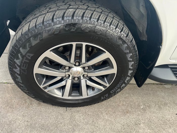 2020 Toyota Hilux SR5