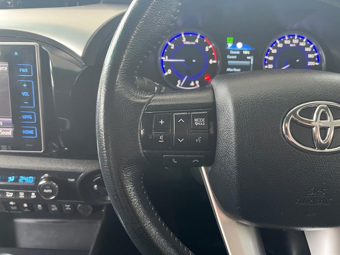 2020 Toyota Hilux SR5