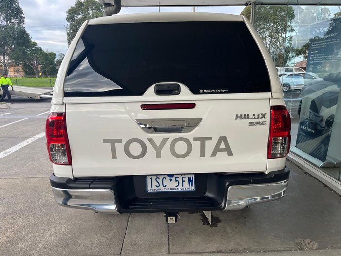 2020 Toyota Hilux SR5