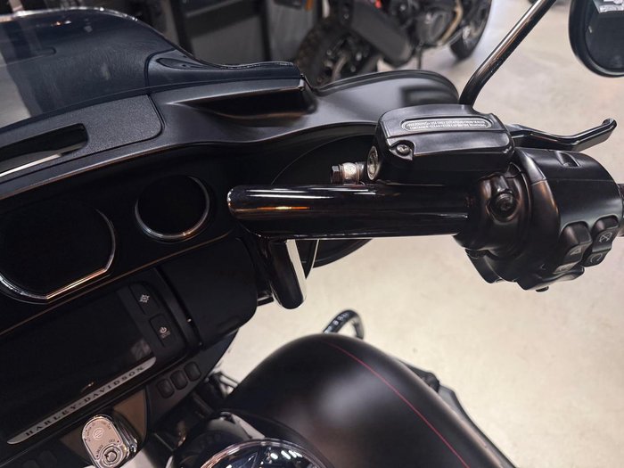 2015 Harley-Davidson Street Glide Special 103 (FLHXS) Touring Black
