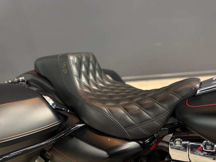 2015 Harley-Davidson Street Glide Special 103 (FLHXS) Touring Black