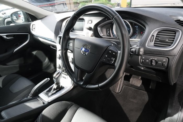 2015 Volvo V40 T3 Kinetic