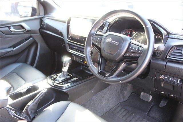 2024 Isuzu D-MAX BLADE