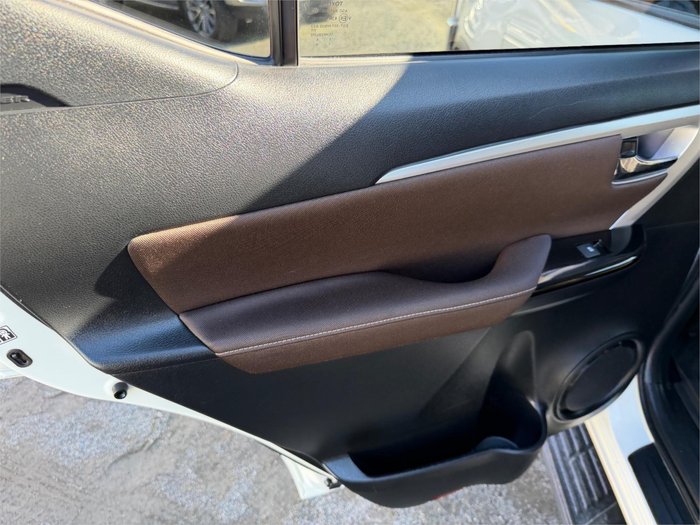 2015 TOYOTA FORTUNER GXL