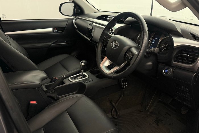 2021 Toyota Hilux SR5