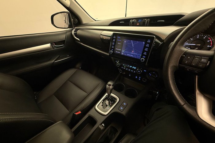 2021 Toyota Hilux SR5