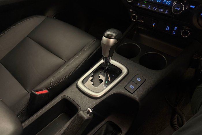 2021 Toyota Hilux SR5