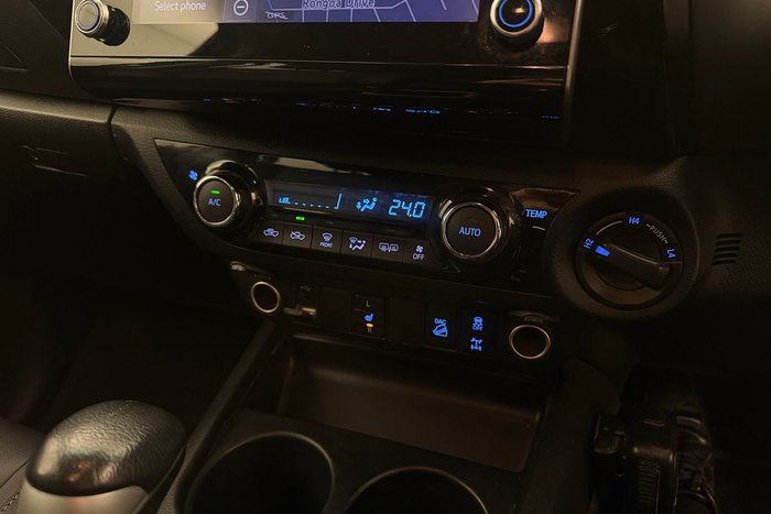 2021 Toyota Hilux SR5
