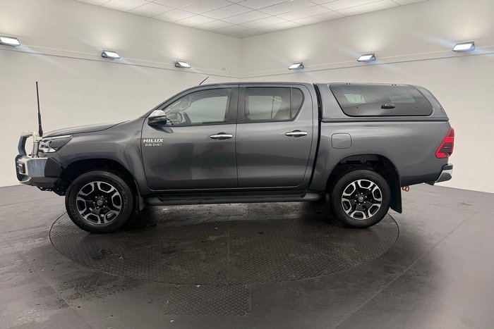 2021 Toyota Hilux SR5