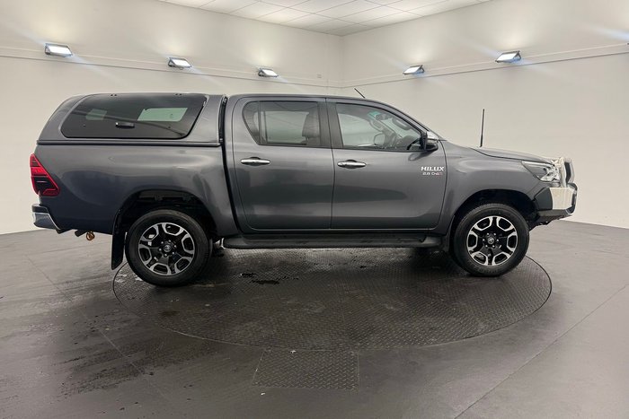 2021 Toyota Hilux SR5