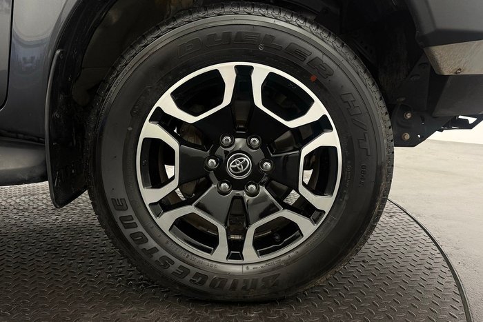 2021 Toyota Hilux SR5