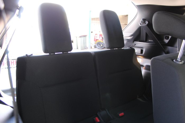 2022 Mitsubishi Outlander LS